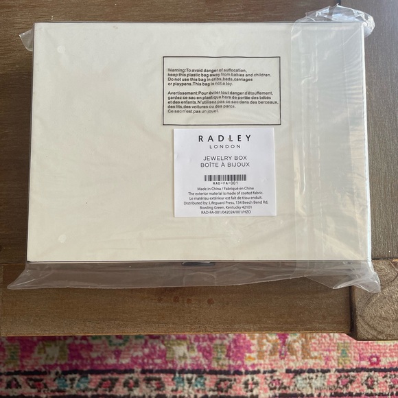 🔥🆕Radley London: Jewelry Storage Box Cream🔥 - Picture 6 of 8